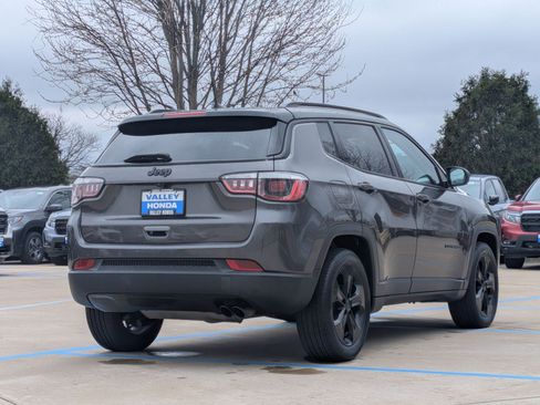 Used 2019 Jeep Compass Latitude image 6