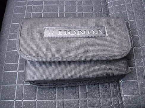 Used 2024 Honda HR-V LX image 32