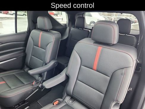 Used 2024 Chevrolet Traverse RS image 27