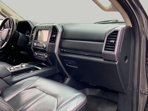 Used 2019 Ford Expedition Max Platinum AWD/4WD image 19