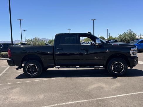 Used 2025 RAM 2500 Laramie AWD/4WD image 6