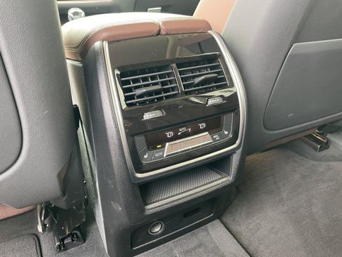 Used 2019 BMW X7 xDrive50i w/ Premium Package AWD/4WD image 16