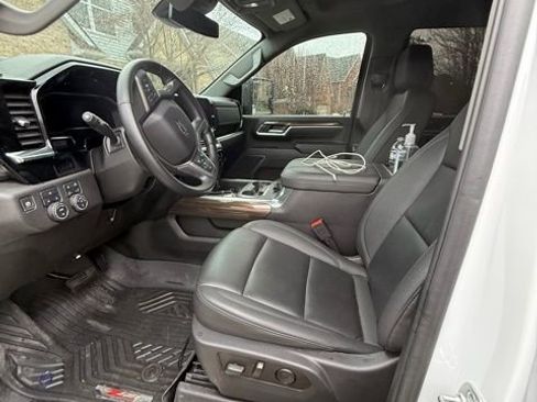 Used 2025 Chevrolet Silverado 2500 LT w/ Trail Boss Package AWD/4WD image 4