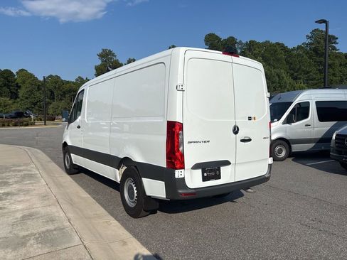Used 2023 Mercedes-Benz Sprinter 2500 image 5