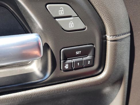 Used 2020 Chevrolet Silverado 1500 LTZ w/ LTZ Texas Edition RWD image 18