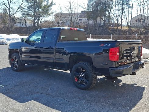 Used 2018 Chevrolet Silverado 1500 LT w/ Redline Edition image 4