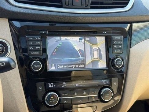 Used 2015 Nissan Rogue SL w/ SL Premium Package image 24