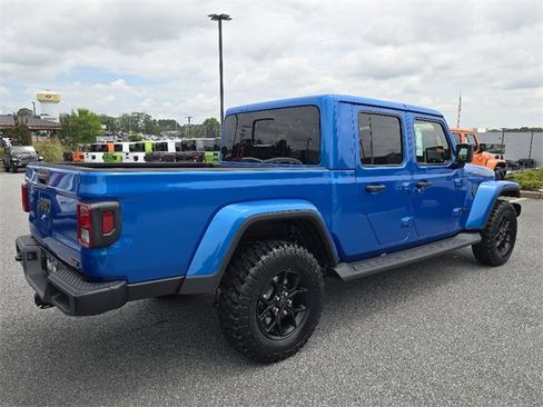 New 2025 Jeep Gladiator Sport image 3