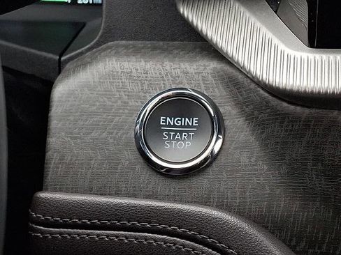 Certified 2025 Ford Explorer Platinum w/ LUX Leather Package image 25