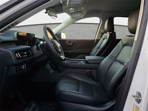 New 2026 Lincoln Aviator AWD image 11