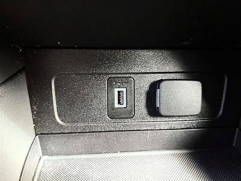 Used 2018 Ford Escape SE FWD image 27