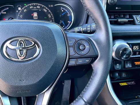 Used 2022 Toyota RAV4 XSE AWD/4WD image 23