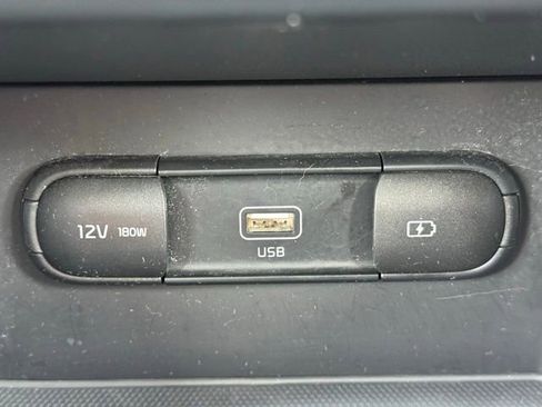 Used 2022 Kia Niro LXS FWD image 16