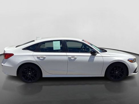 Used 2023 Honda Civic Sport image 4