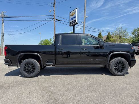 New 2026 Chevrolet Silverado 2500 High Country w/ Midnight Edition AWD/4WD image 8