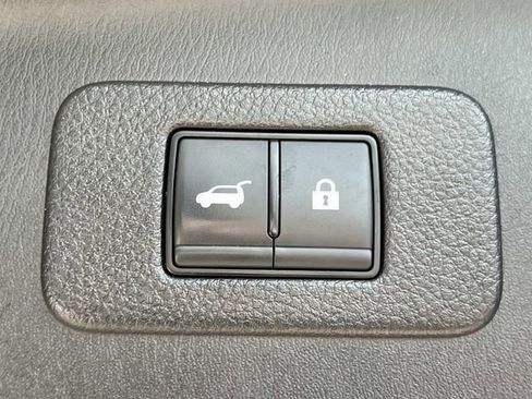 Used 2023 Nissan Armada Platinum w/ Captain's Chairs Package AWD/4WD image 11
