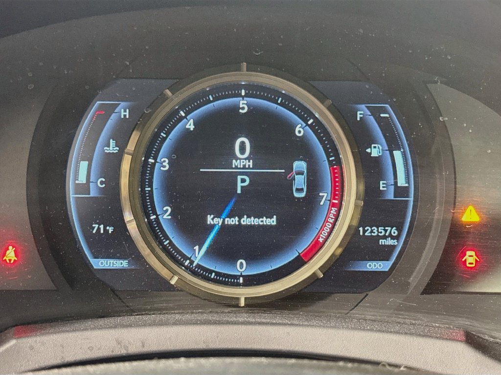 Used 2014 Lexus IS 250 w/ F-Sport Package RWD image 12