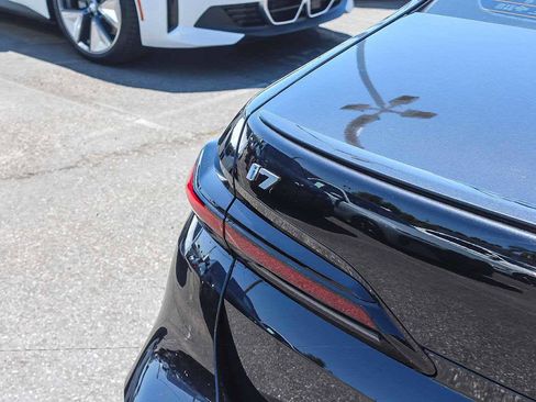 Certified 2025 BMW i7 eDrive50 w/ Executive Package RWD image 7
