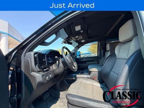 Used 2025 Chevrolet Silverado 2500 ZR2 w/ Technology Package image 11