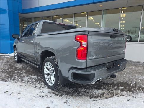 Used 2020 Chevrolet Silverado 1500 High Country w/ Technology Package AWD/4WD image 3