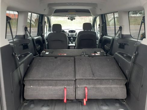 Used 2016 Ford Transit Connect XL image 25