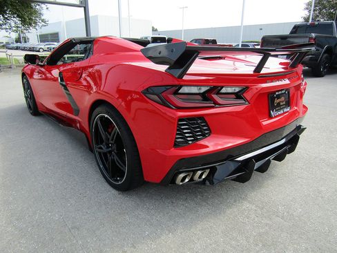 Used 2021 Chevrolet Corvette Stingray Premium Conv w/ Z51 Performance Package RWD image 7