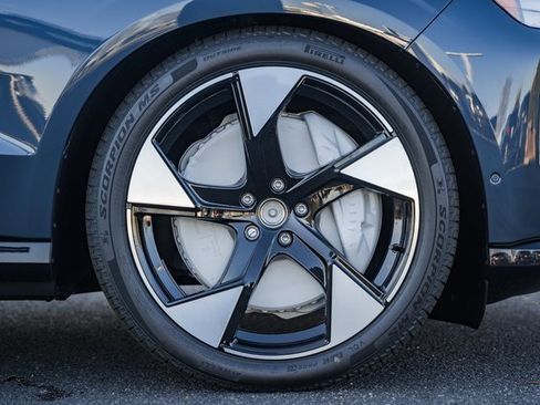 New 2025 Volvo EX90 Ultra w/ Protection Package Premier image 14