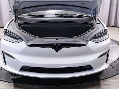 Used 2023 Tesla Model X image 27
