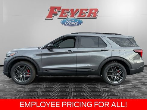 New 2026 Ford Explorer ST-Line w/ ST-Line Street Pack AWD/4WD image 2