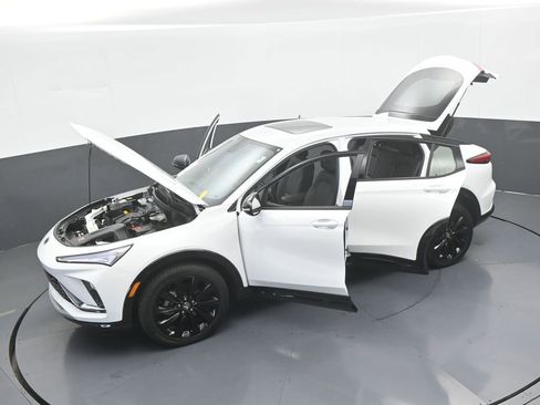 Used 2024 Buick Envista Sport Touring w/ Experience Buick Package image 65