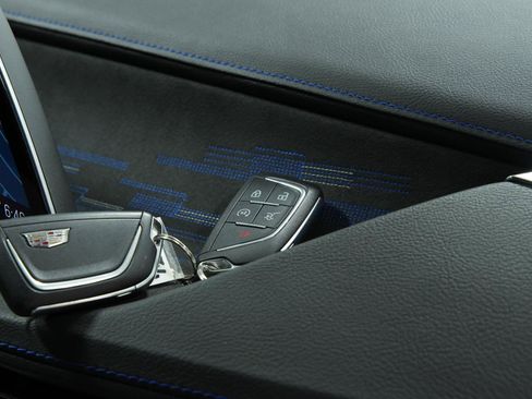 Used 2024 Cadillac XT4 Sport image 22