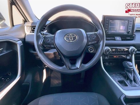 Used 2020 Toyota RAV4 XLE image 8