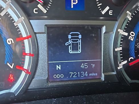 Used 2018 Toyota 4Runner SR5 image 3