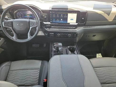 Used 2025 Chevrolet Silverado 1500 ZR2 w/ Technology Package AWD/4WD image 9