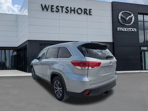 Used 2019 Toyota Highlander XLE FWD image 5