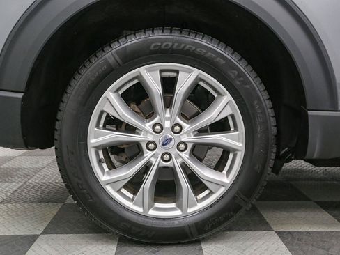 Used 2024 Ford Explorer Limited w/ Equipment Group 301A AWD/4WD image 19