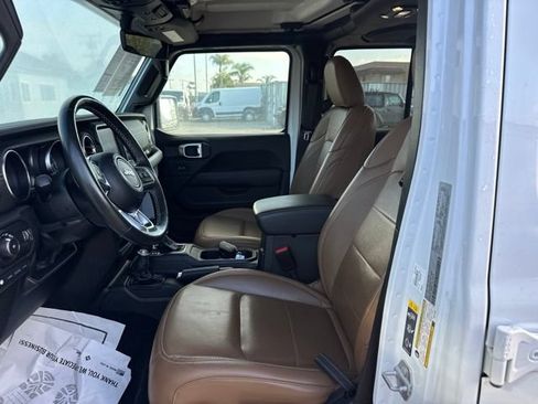 Used 2023 Jeep Wrangler Unlimited Sahara w/ Cold Weather Group AWD/4WD image 9