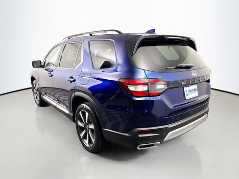Used 2024 Honda Pilot Touring image 5