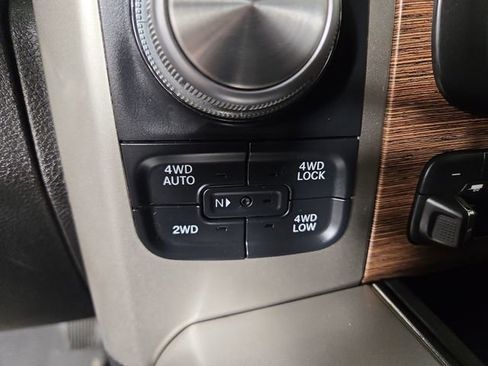 Used 2018 RAM 1500 Laramie w/ Convenience Group AWD/4WD image 26