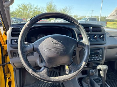 Used 2000 Nissan Xterra XE image 19