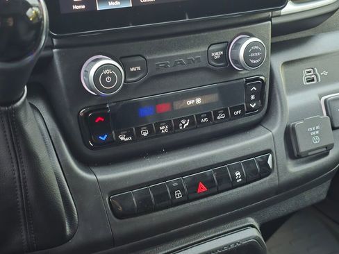 New 2026 RAM ProMaster 2500 w/ Quick Order Package 22G SLT image 25