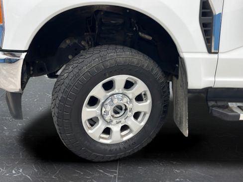 Used 2023 Ford F350 XLT AWD/4WD image 31