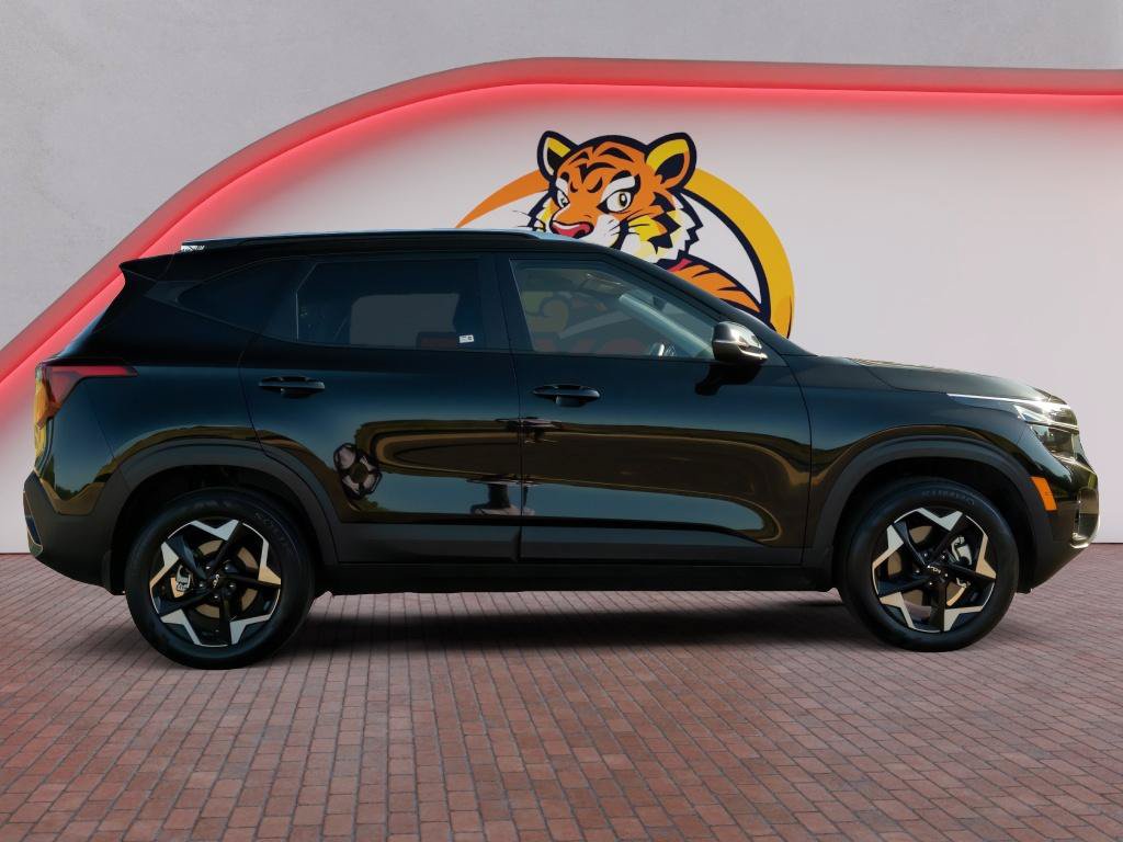 Used 2025 Kia Seltos S AWD/4WD image 4