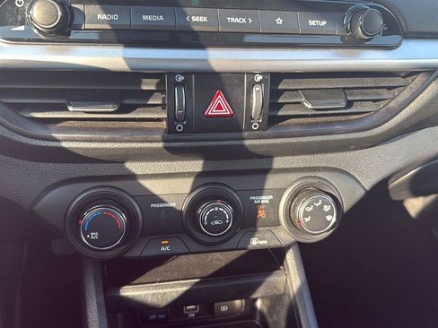Used 2024 Kia Forte LXS w/ LXS Technology Package FWD image 7