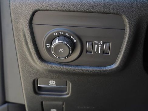 New 2025 Jeep Grand Cherokee Limited w/ Black Appearance Package AWD/4WD image 21