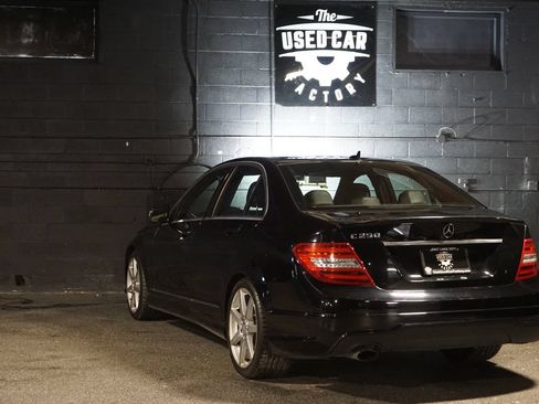 Used 2014 Mercedes-Benz C 250 Sedan image 4