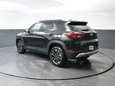 Used 2025 Chevrolet TrailBlazer LT w/ Driver Confidence Package image 12