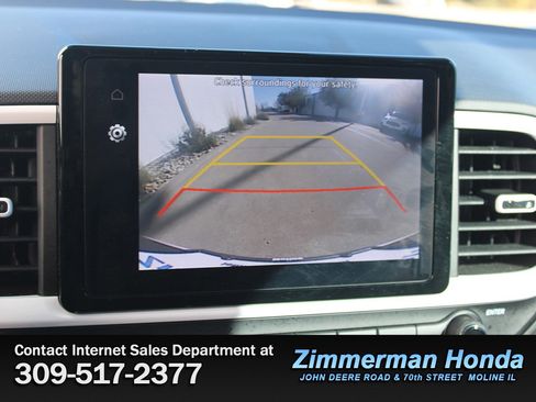 Used 2022 Hyundai Venue Limited image 22