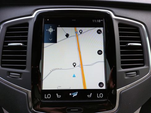 Used 2021 Volvo XC90 T6 Momentum w/ Climate Package image 24