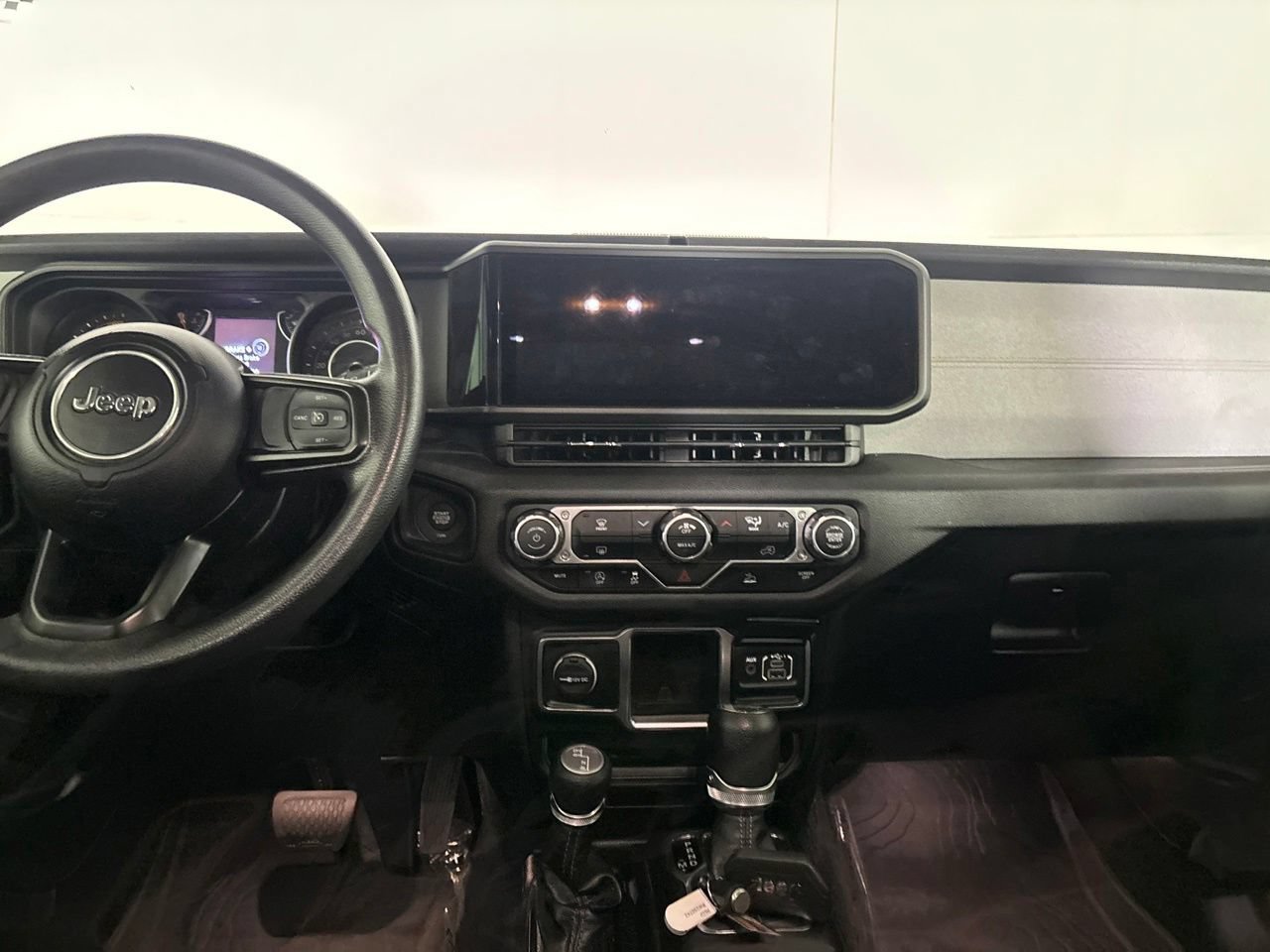Used 2024 Jeep Wrangler Unlimited Sport AWD/4WD image 24